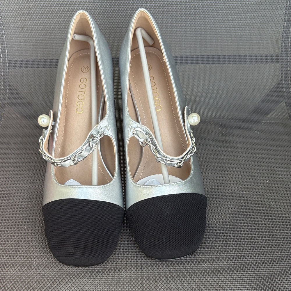 GOTOGO Women's Silver and Block Heels size 10 silver patent